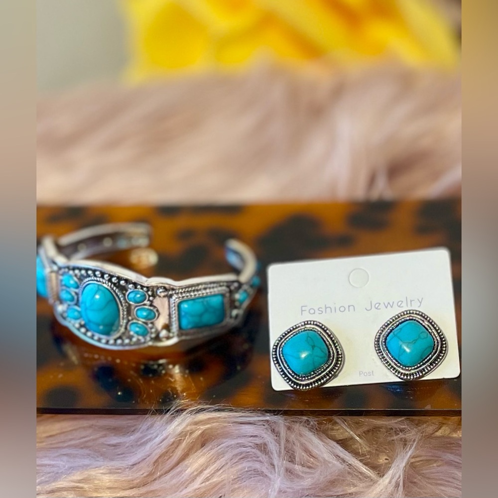 Fashion Jewelry Silver-Tone Cuff Bracelet and Turquoise Stud Earrings Set